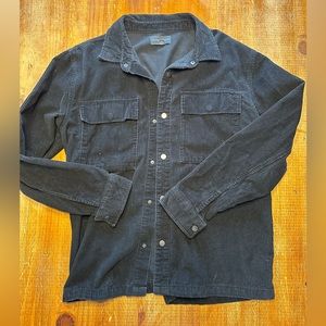 Men’s shacket used as a women’s shacket.